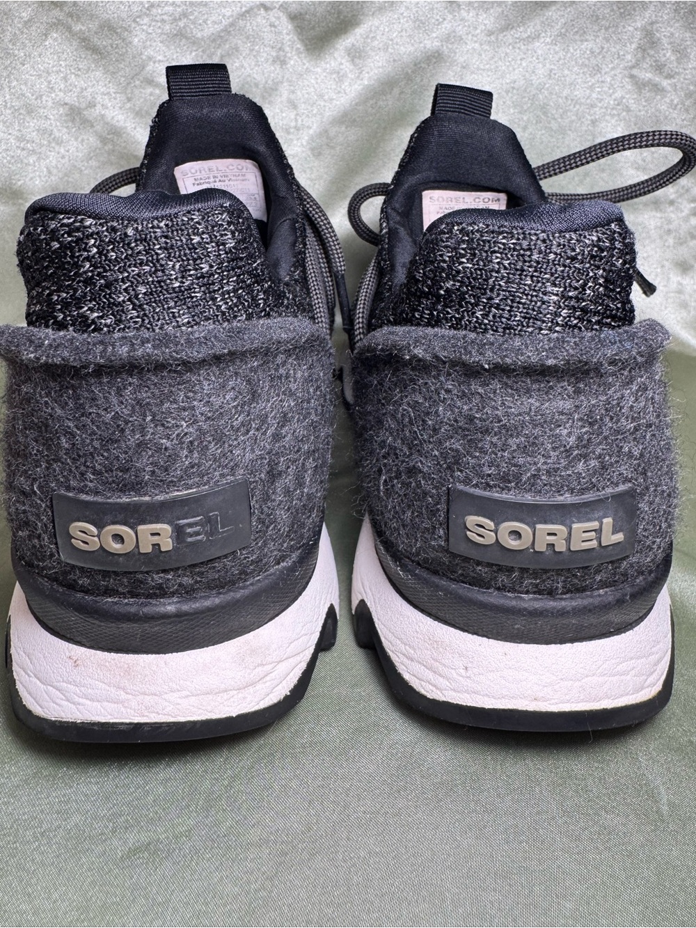 Sorel Kinetic Sneaker Black Ripple Sole NL3227-011 Womens Size 9.5 - Picture 3 of 8